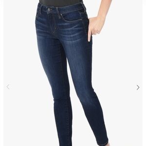 Joe’s skinny ankle jeans Sz 26